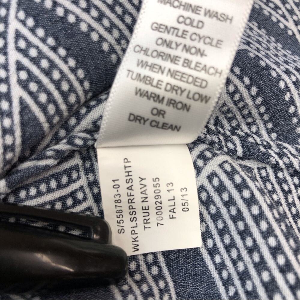 Banana Republic Lightweight Navy White Swirl Print Sleeveless Top Ruffle Front - Picture 11 of 16